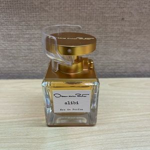 Oscar de la Renta Alibi Eau de Parfum 50mL